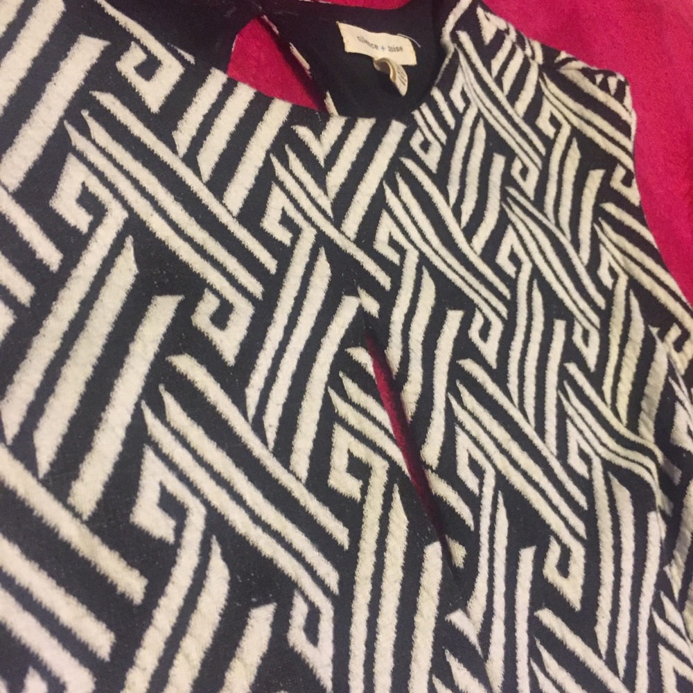 Patterned Mini Dress with Open Back - Picture 3 of 3